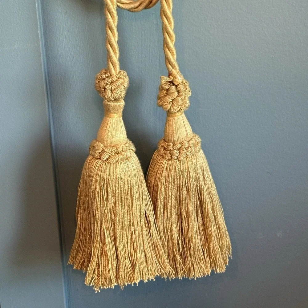 Vintage 90's Decorative Tassel Tieback 44